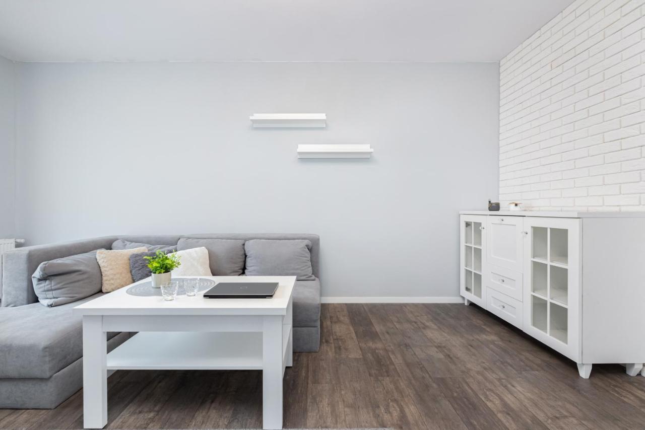 Apartments Dworcowa By Noclegi Renters 科沃布热格 外观 照片